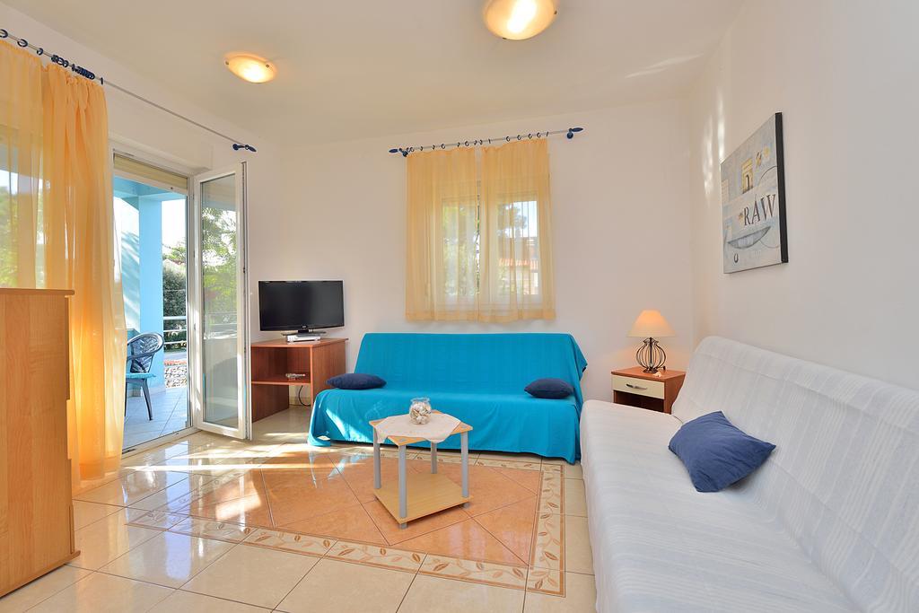 Sara Apartments Petrcane Room photo