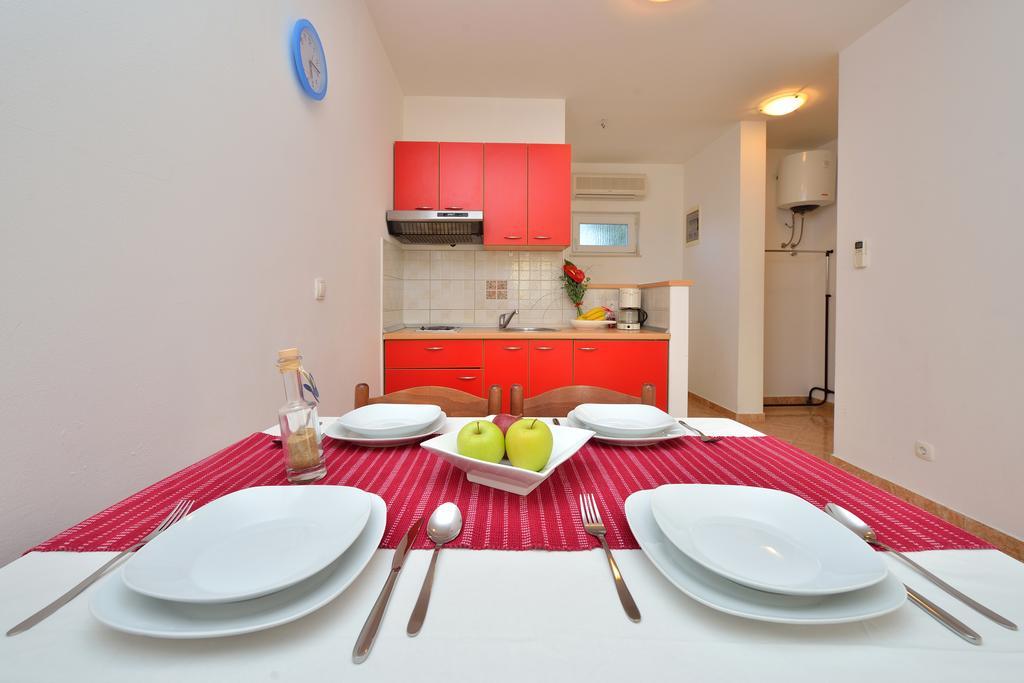 Sara Apartments Petrcane Room photo