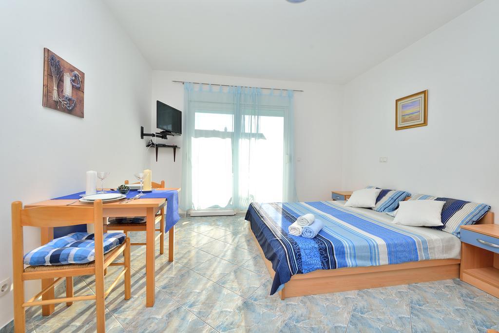 Sara Apartments Petrcane Room photo