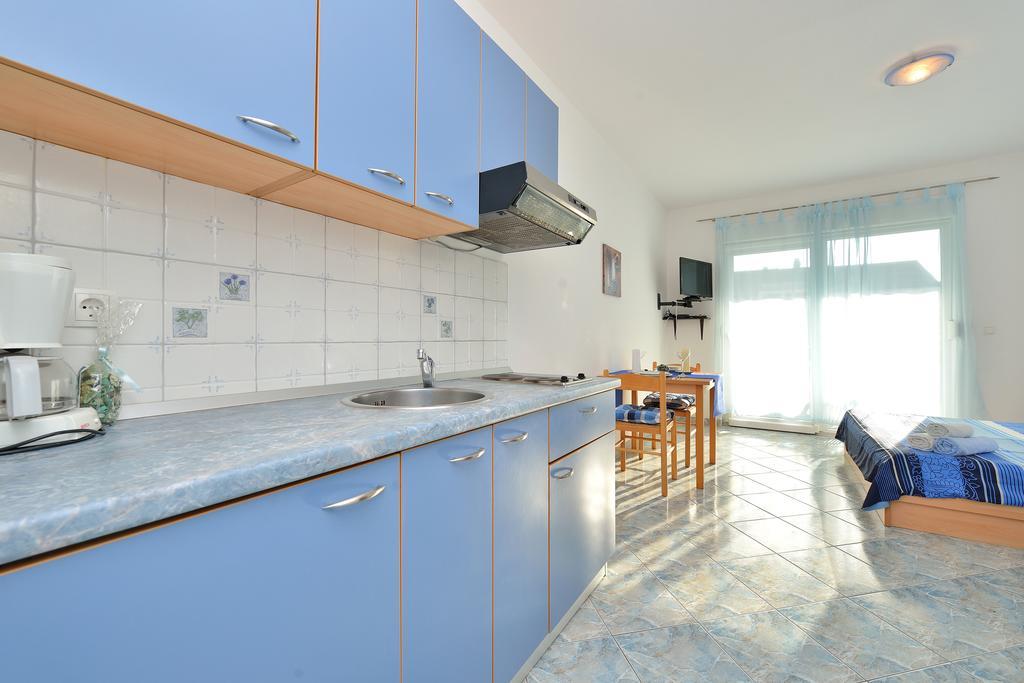 Sara Apartments Petrcane Room photo